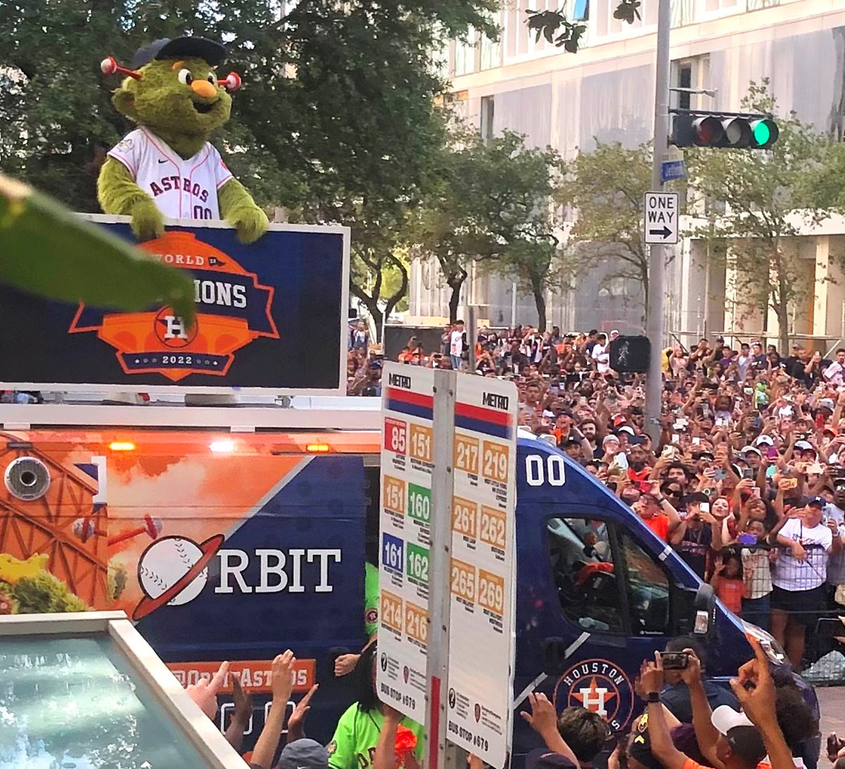 Rooftop Reflections The 2022 Astros Championship Parade The Buzz